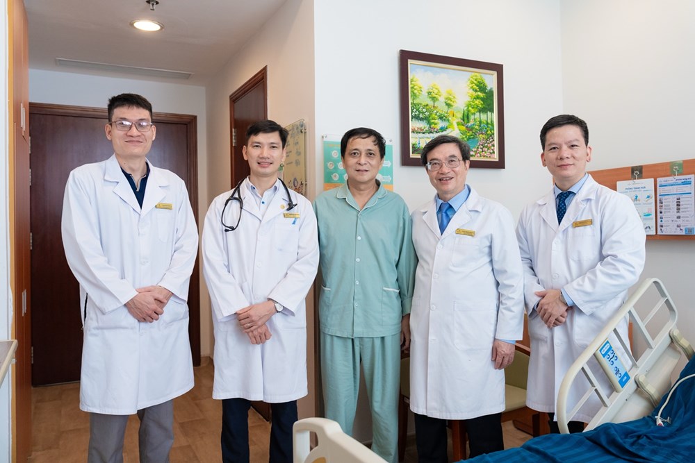 Ca đại phẫu kéo dài hơn 8 giờ giải cứu bệnh nhân mắc ung thư kép - ảnh 1