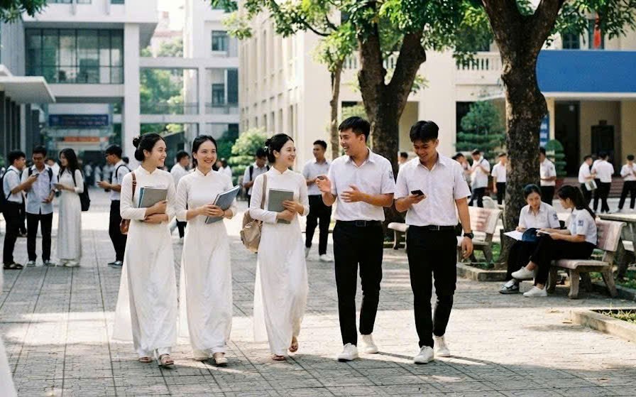 Không cần học đủ 4 năm, ai có thể tốt nghiệp đại học chỉ sau 2 năm? - ảnh 1