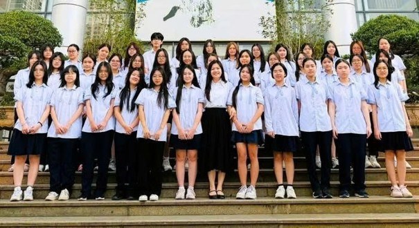 12 học sinh lớp 11 vượt đàn anh, trở thành thủ khoa kỳ thi học sinh giỏi lớp 12 Hà Nội - ảnh 1