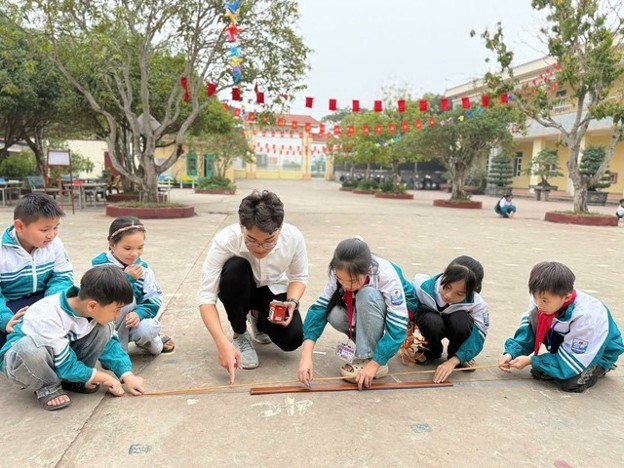 Học tăng cường không thu tiền: Phụ huynh cần nhìn vào nội dung, không phải tên lớp - ảnh 1