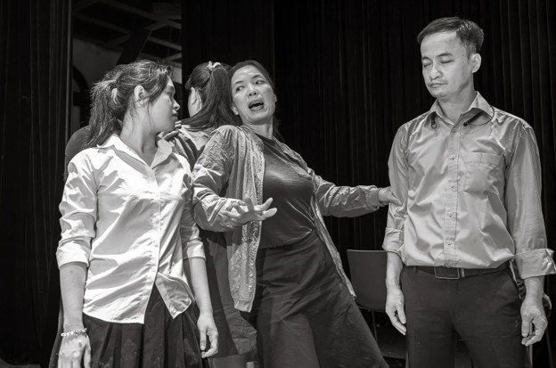 Ánh sáng trên sàn tập - ảnh 1