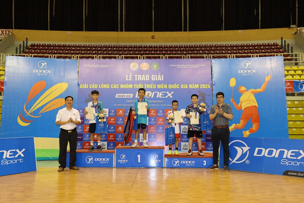 TP.HCM dẫn đầu Giải Cầu lông các nhóm tuổi thiếu niên quốc gia 2024 - ảnh 1