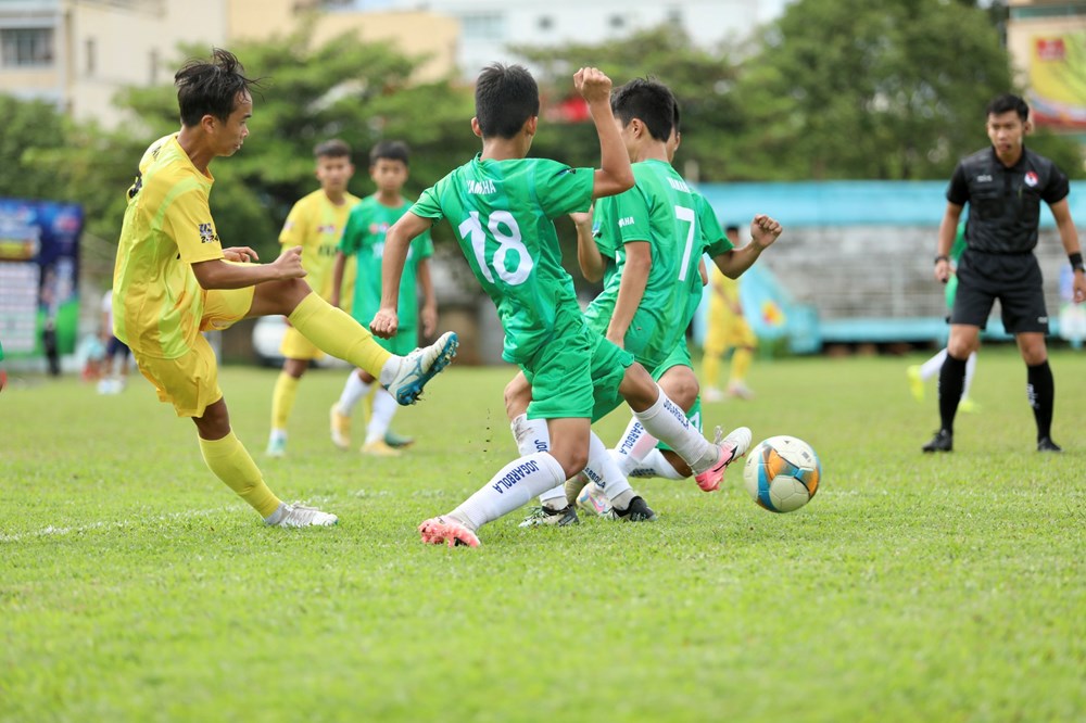 Sông Lam Nghệ An bảo vệ thành công ngôi vô địch Giải bóng đá thiếu niên toàn quốc - ảnh 2