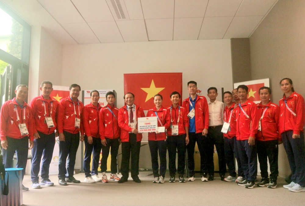 Bộ trưởng Nguyễn Văn Hùng “tiếp lửa” cho các VĐV dự Olympic Paris 2024 - ảnh 2