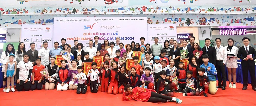 Khai mạc Giải vô địch trẻ trượt băng quốc gia 2024 - ảnh 1