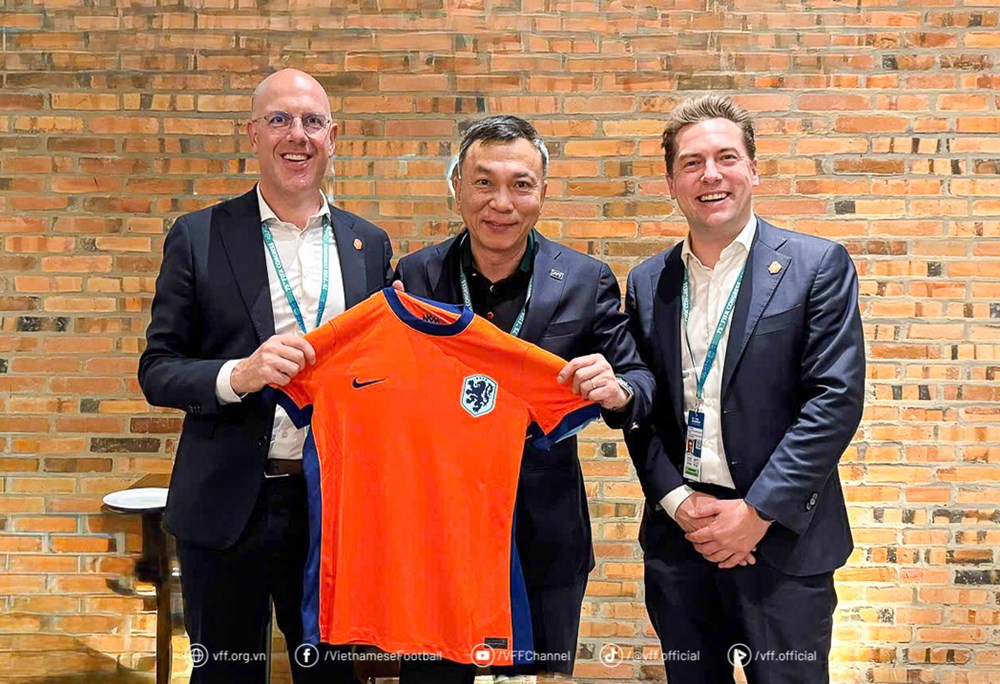 Đoàn đại biểu Liên đoàn Bóng đá VN tham dự Đại hội FIFA - ảnh 1