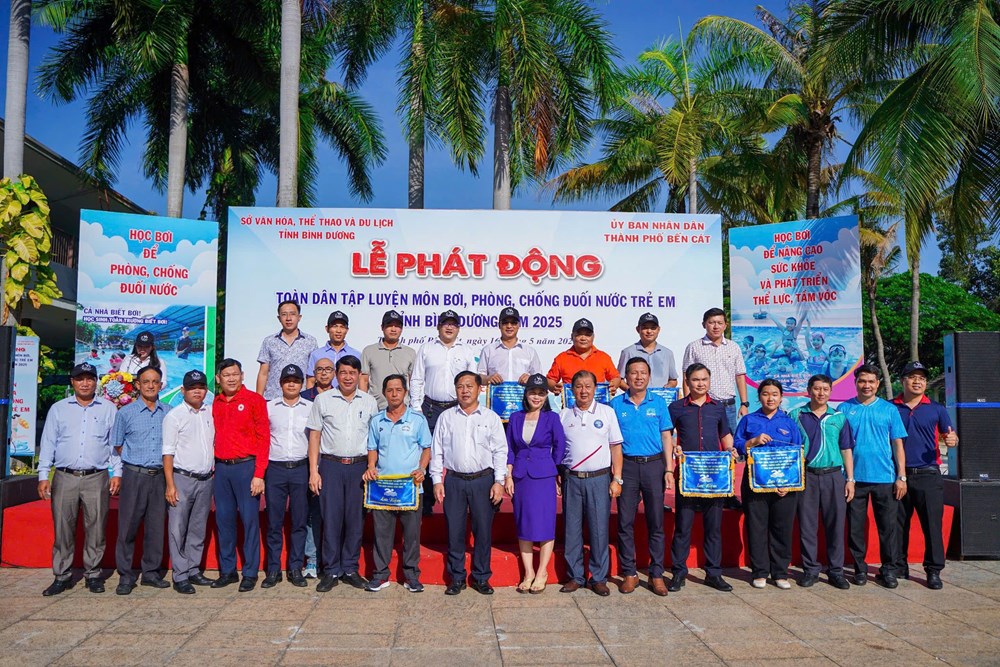 Phát động toàn dân tập luyện môn bơi, phòng, chống đuối nước trẻ em - ảnh 1