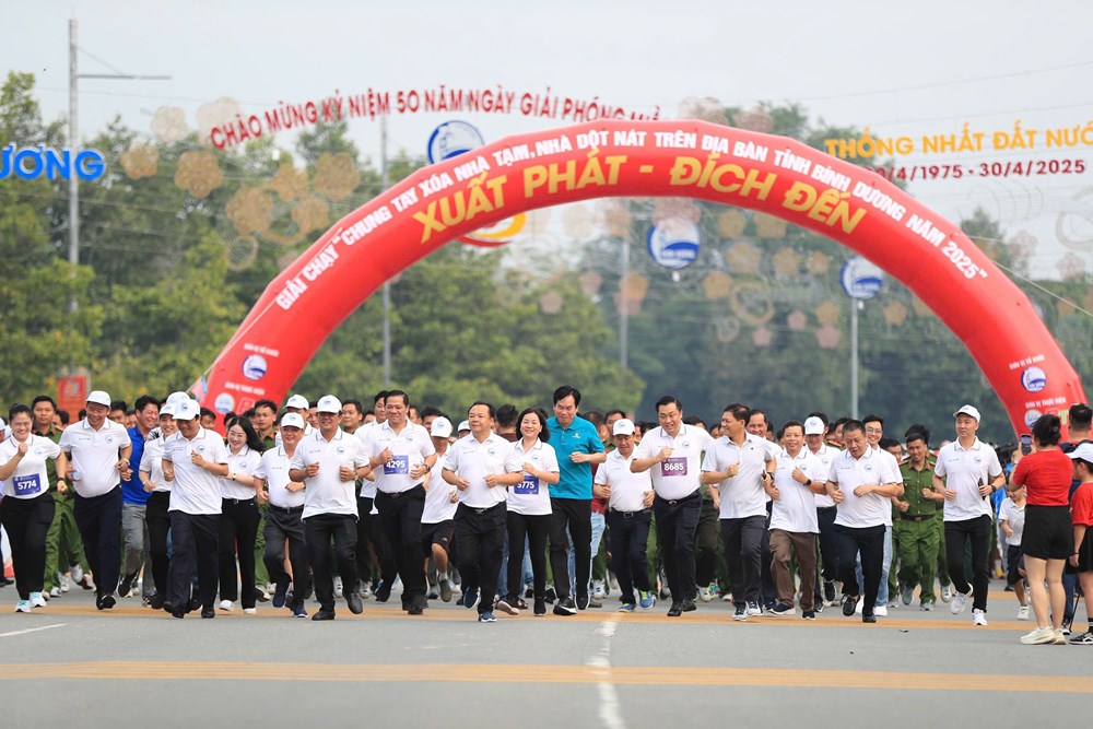 11.000 người tham gia giải chạy “Chung tay xóa nhà tạm, nhà dột nát trên địa bàn tỉnh Bình Dương” - ảnh 1