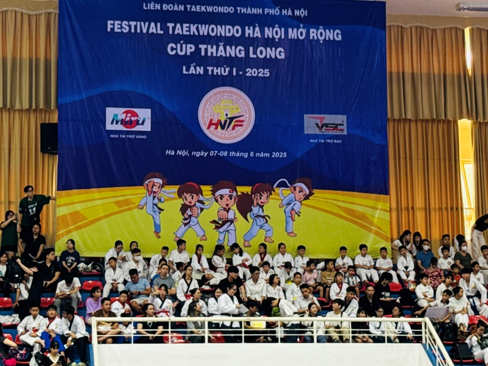 Hơn 1.000 võ sĩ tham dự Festival Taekwondo Hà Nội mở rộng – Cúp Thăng Long - ảnh 2