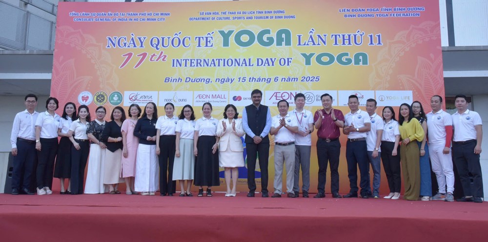Hơn 1.000 người tham dự Ngày Quốc tế Yoga lần thứ 11 năm 2025 tại Bình Dương - ảnh 2