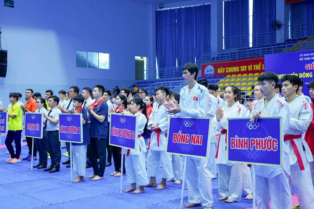 Bình Dương khai mạc giải vô địch Karate miền Đông Nam Bộ mở rộng năm 2025 - ảnh 1