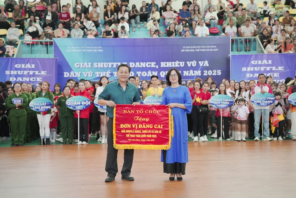 Gần 1.000 VĐV tranh tài tại Giải shuffle dance, khiêu vũ và dân vũ thể thao toàn quốc - ảnh 1