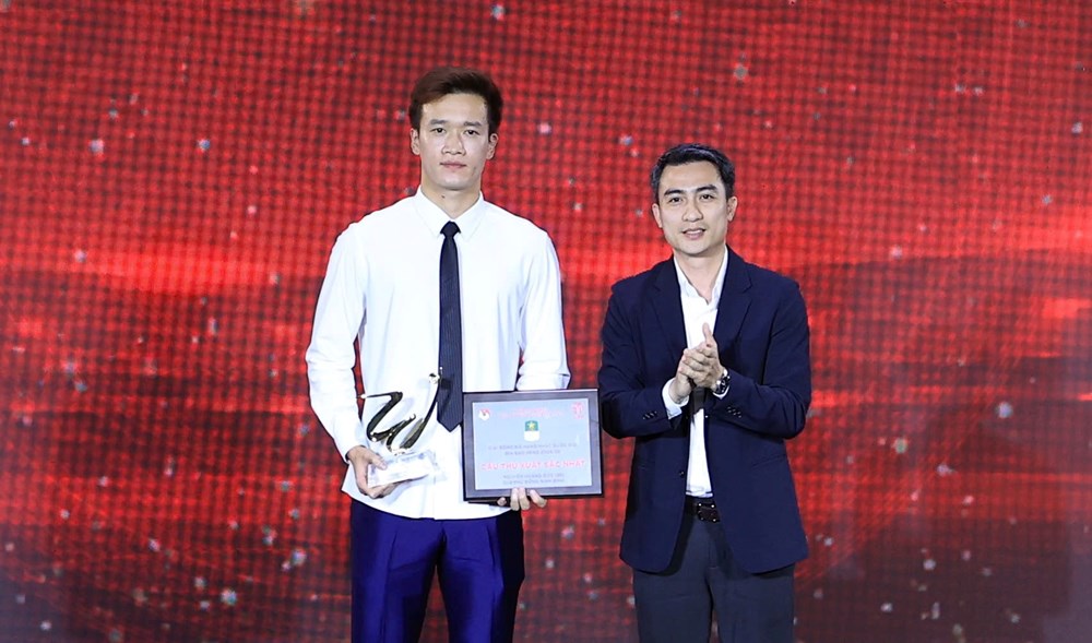 Tôn vinh những “ngôi sao” và hành trình 25 năm chuyên nghiệp hóa bóng đá Việt Nam - ảnh 2