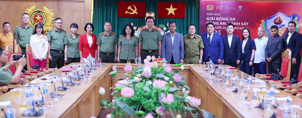 Lan tỏa hình ảnh chiến sĩ công an các nước ASEAN - ảnh 3