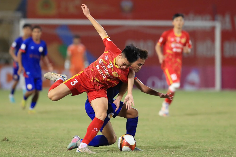 Kịch tính ngay từ trận mở màn - ảnh 1