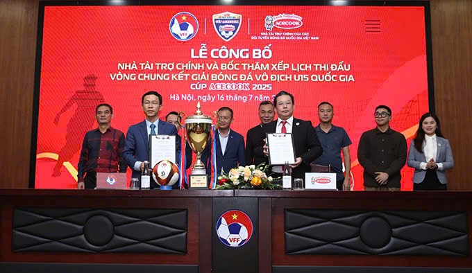 12 đội bóng tranh cúp vô địch - ảnh 1