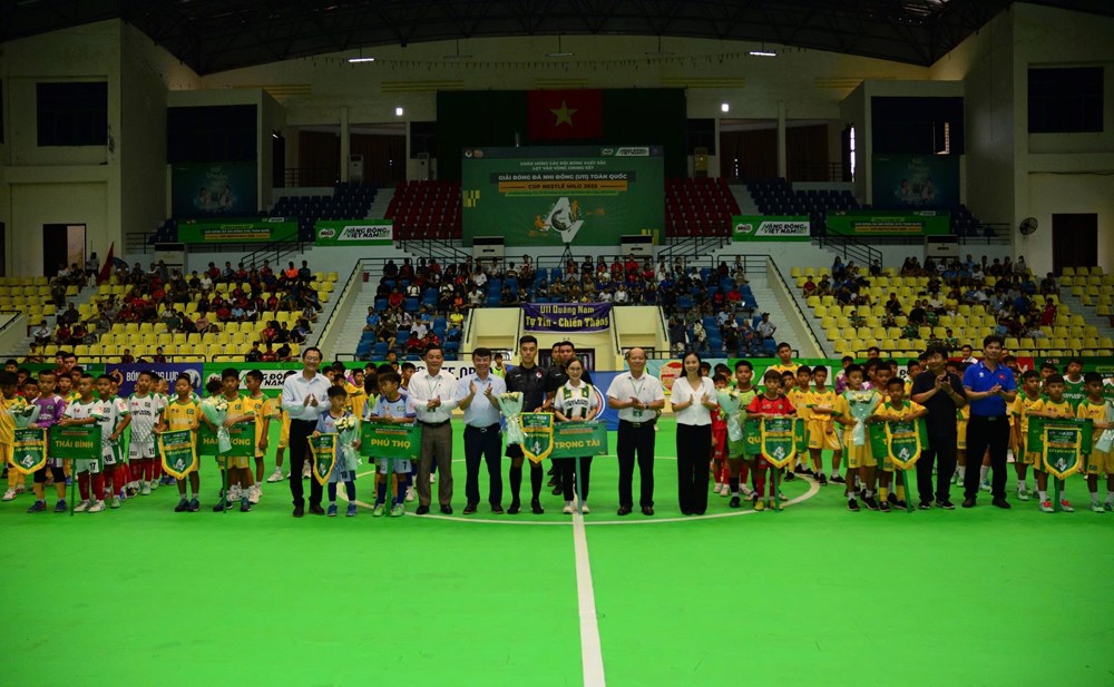 Sân chơi lan tỏa đam mê, ươm mầm tài năng bóng đá Việt - ảnh 1