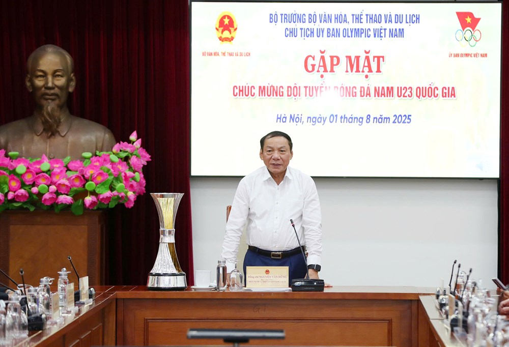Bộ trưởng Nguyễn Văn Hùng chúc mừng đội tuyển U23 Việt Nam vô địch U23 Đông Nam Á - ảnh 5