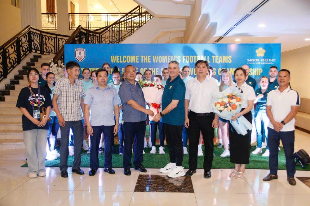 Đội tuyển U23 nữ Australia cùng đội tuyển nữ Timor-Leste đặt chân tới Phú Thọ - ảnh 1