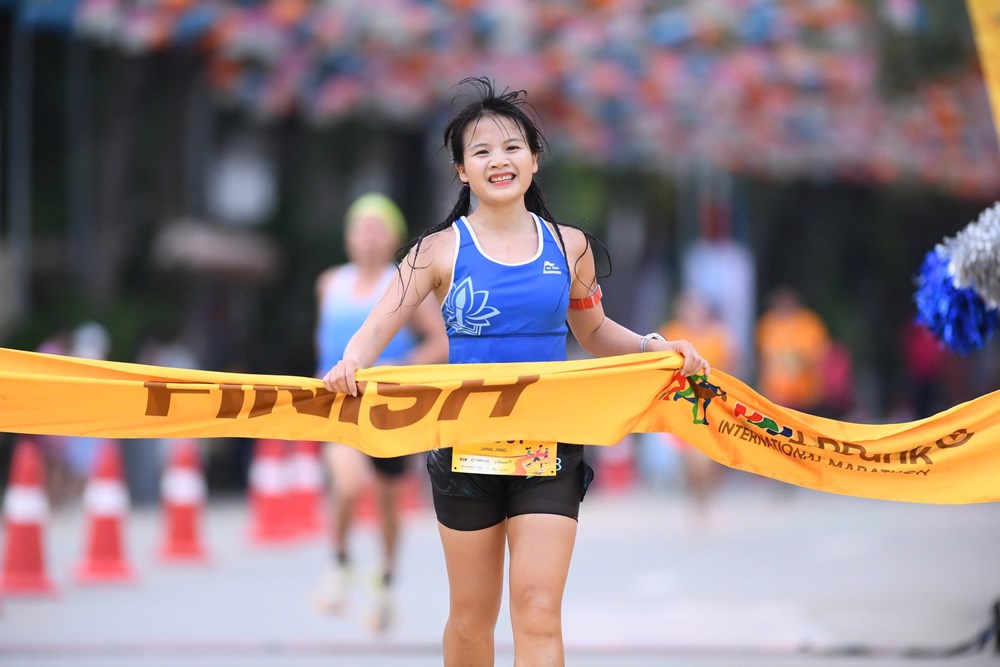 Hơn 7.000 vận động viên tham gia Giải Marathon Quốc tế VTV LPBank 2025 - ảnh 2