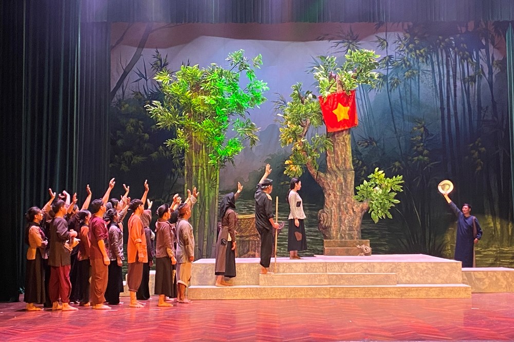 Góc nhìn chân thực về người nông dân trong cách mạng - ảnh 2