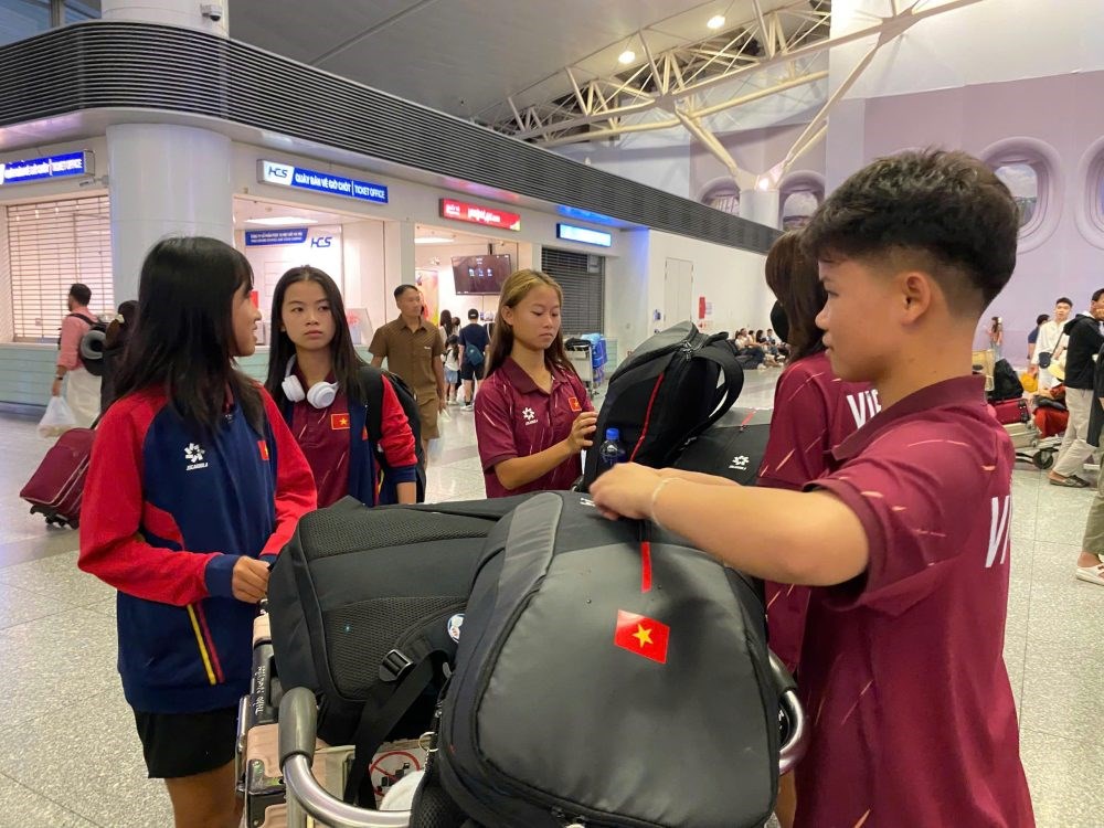 U16 nữ Việt Nam đến Indonesia, khởi động hành trình chinh phục ngôi vô địch Đông Nam Á 2025 - ảnh 2