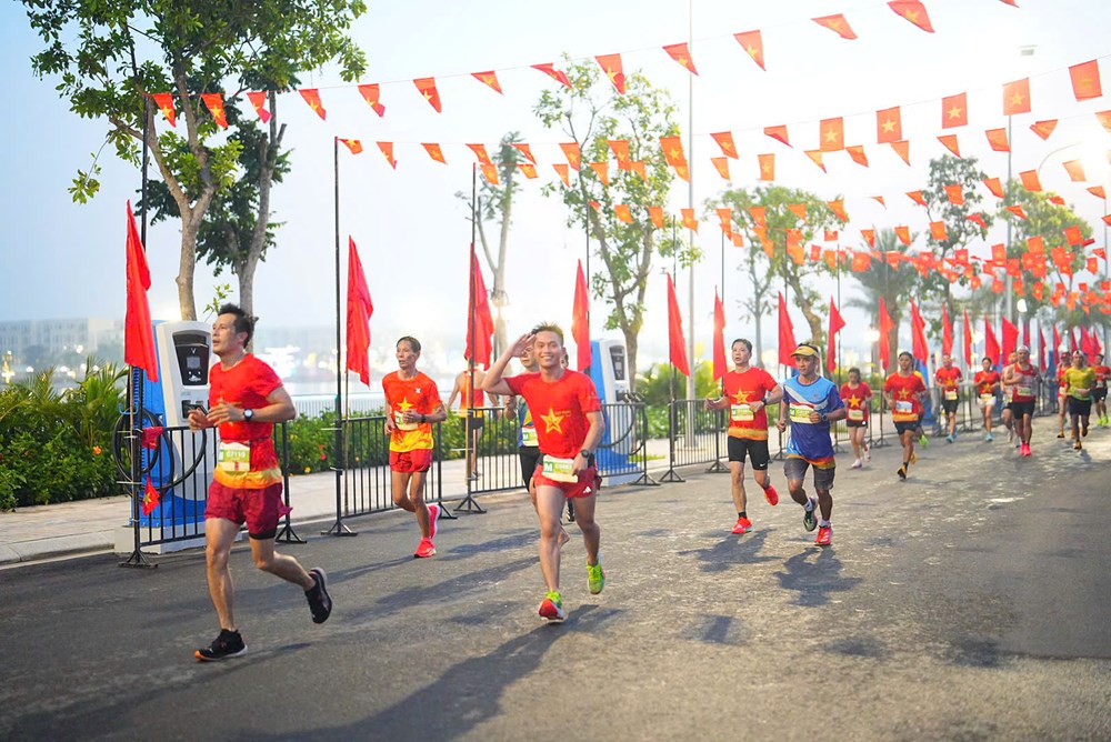 21.529 người cùng chạy vì một Việt Nam mạnh mẽ, vì một tương lai xanh - ảnh 3