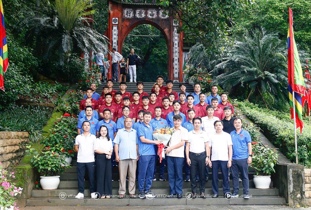 Đội tuyển U23 Việt Nam dâng hương tưởng niệm Vua Hùng - ảnh 3