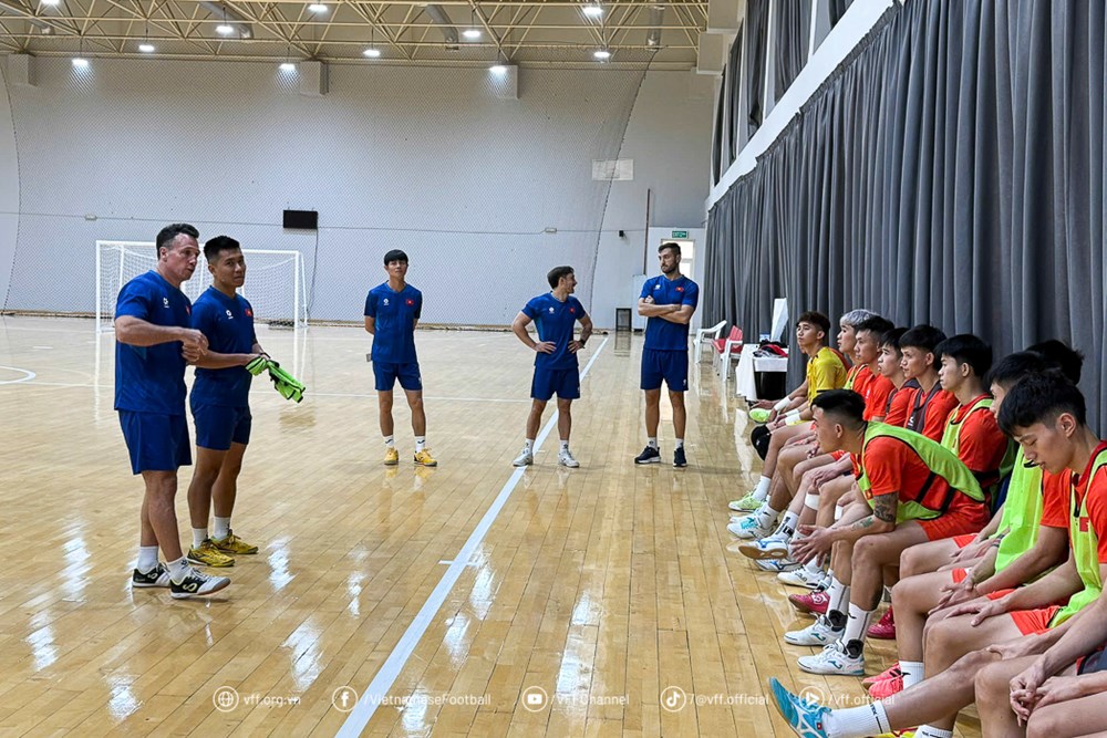 Đội tuyển futsal Việt Nam tích cực tập luyện tại Kuwait - ảnh 2