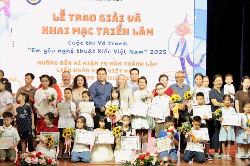 Trao giải cuộc thi vẽ tranh “Em yêu nghệ thuật xiếc Việt Nam 2025” - ảnh 4