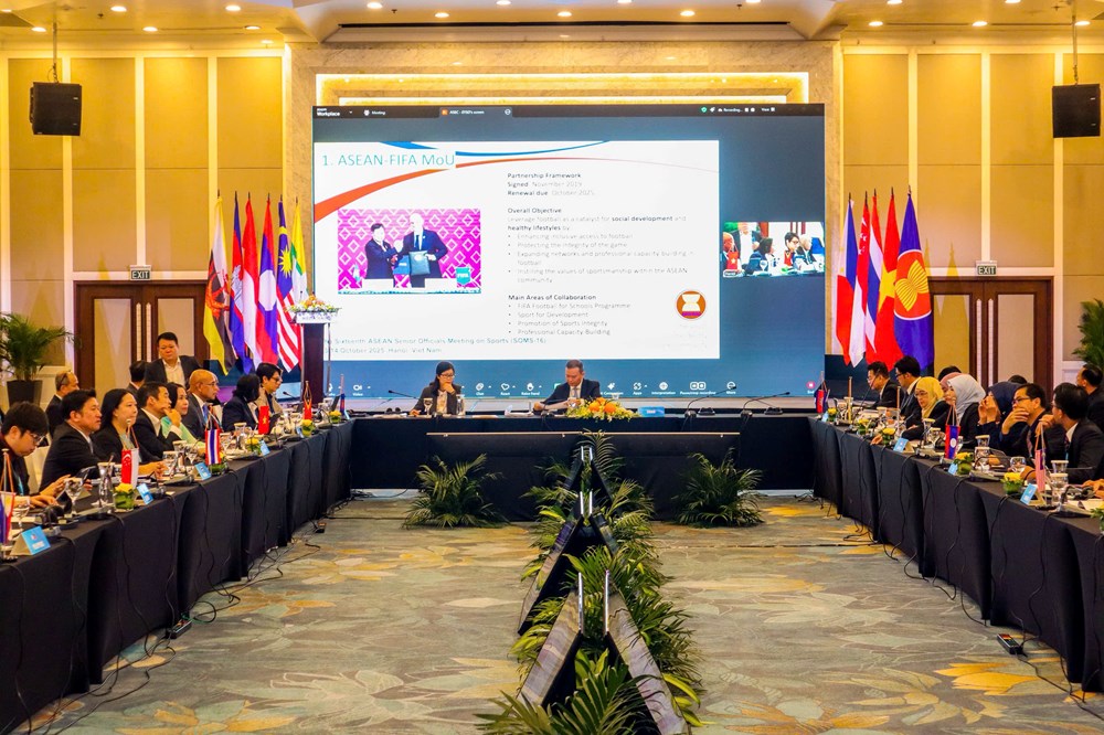 FIFA và ASEAN đẩy mạnh hợp tác phát triển bóng đá toàn diện - ảnh 1