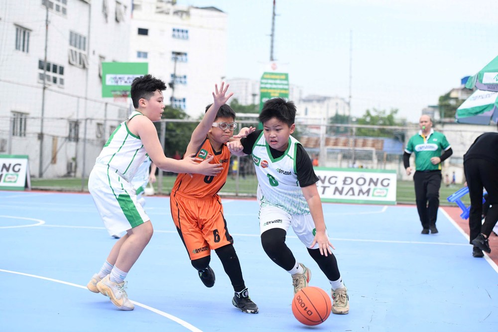 32 đội tham gia tranh tài tại vòng chung kết Giải Bóng rổ học sinh tiểu học Hà Nội  - ảnh 3