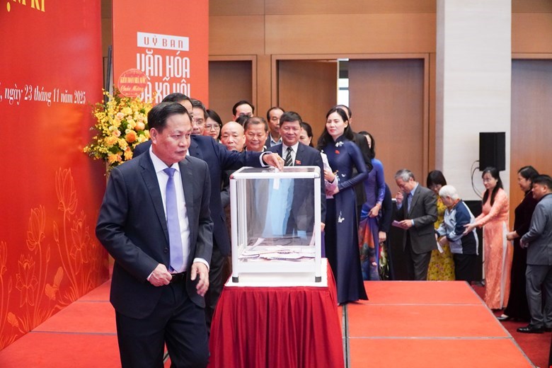 Quyên góp ủng hộ đồng bào vùng lũ, lụt - ảnh 3