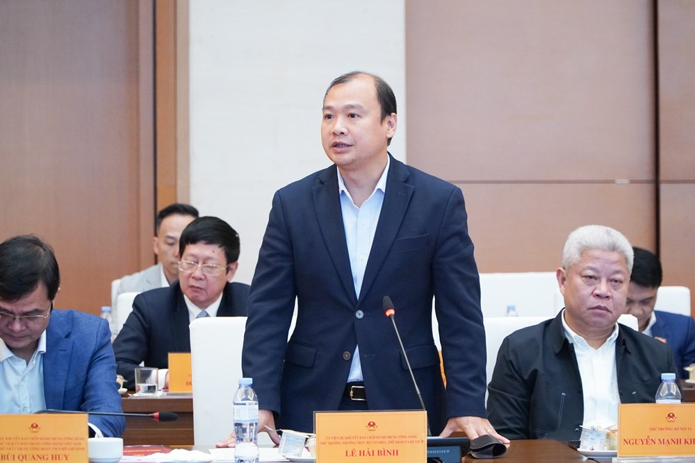 Quyên góp ủng hộ đồng bào vùng lũ, lụt - ảnh 4