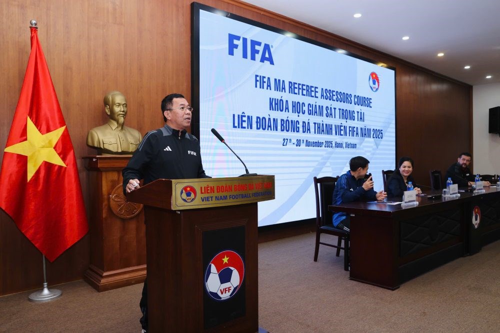 Bế mạc khóa học giám sát trọng tài LĐBĐ thành viên FIFA 2025 - ảnh 2