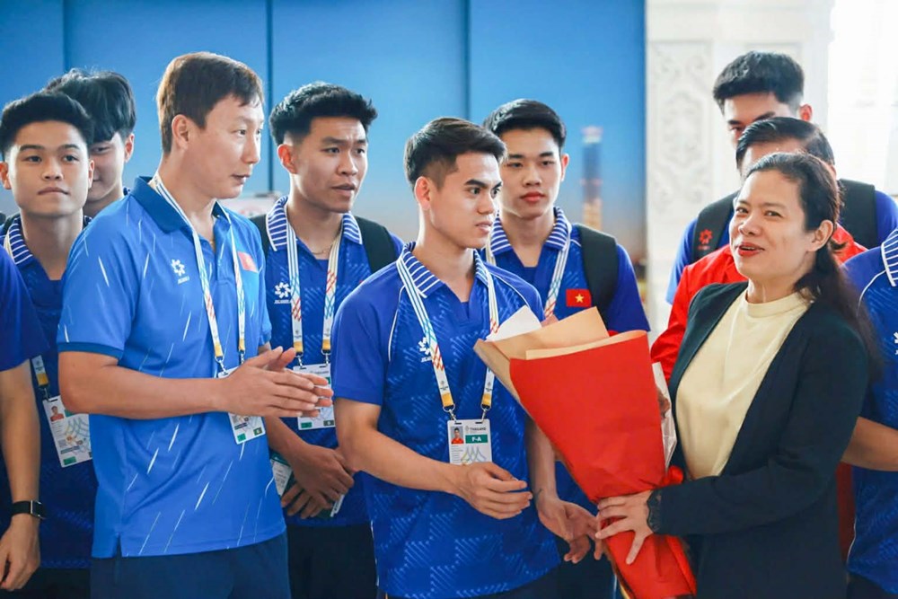 U22 Việt Nam đến Bangkok, sẵn sàng cho SEA Games 33 - ảnh 1