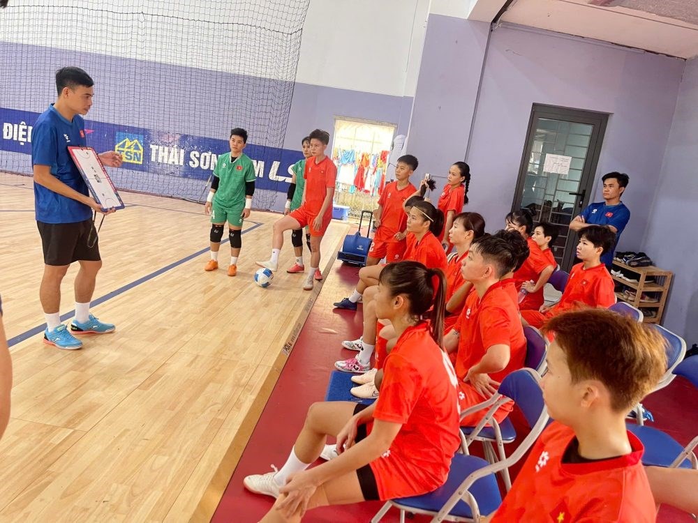 Futsal nữ Việt Nam khẩn trương hoàn tất trước khi lên đường dự SEA Games 33 - ảnh 3