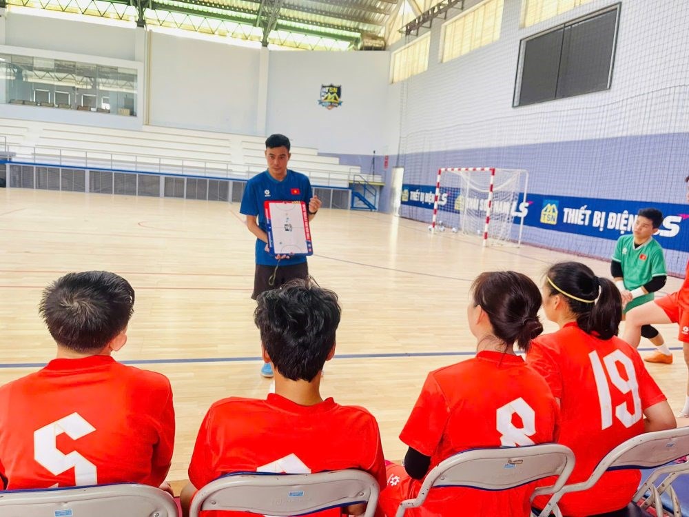Futsal nữ Việt Nam khẩn trương hoàn tất trước khi lên đường dự SEA Games 33 - ảnh 1