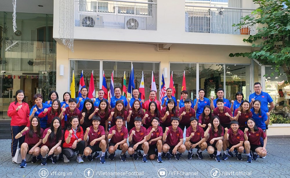 Trưởng đoàn Nguyễn Hồng Minh thăm, động viên đội tuyển nữ quốc gia - ảnh 2