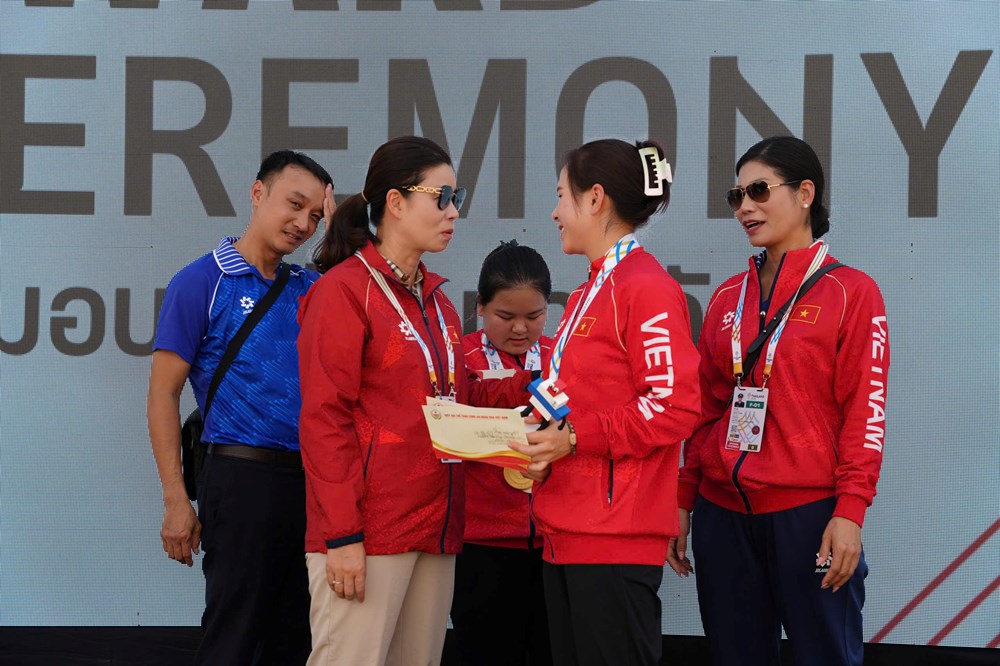 Thu Vinh và Ngọc Trâm vào biên chế ngành Công an sau SEA Games 33 - ảnh 1