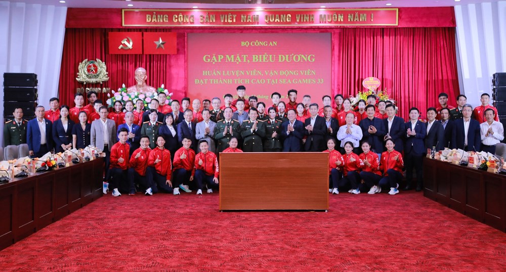 Bộ Công an gặp mặt, biểu dương các VĐV, HLV xuất sắc tại SEA Games 33 - ảnh 1