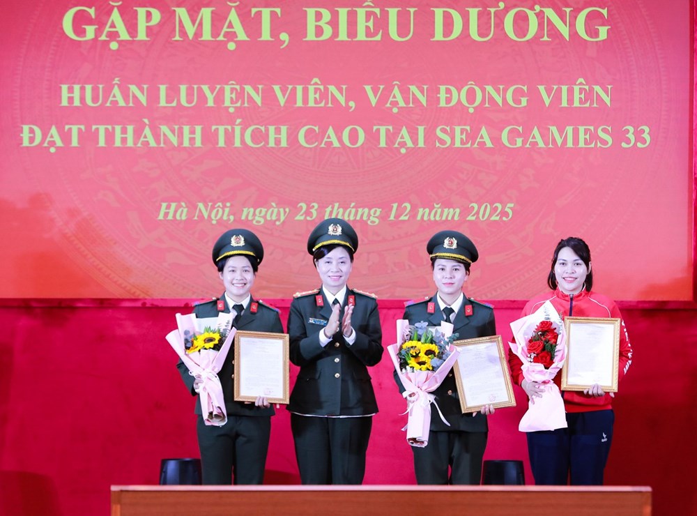 Bộ Công an gặp mặt, biểu dương các VĐV, HLV xuất sắc tại SEA Games 33 - ảnh 4
