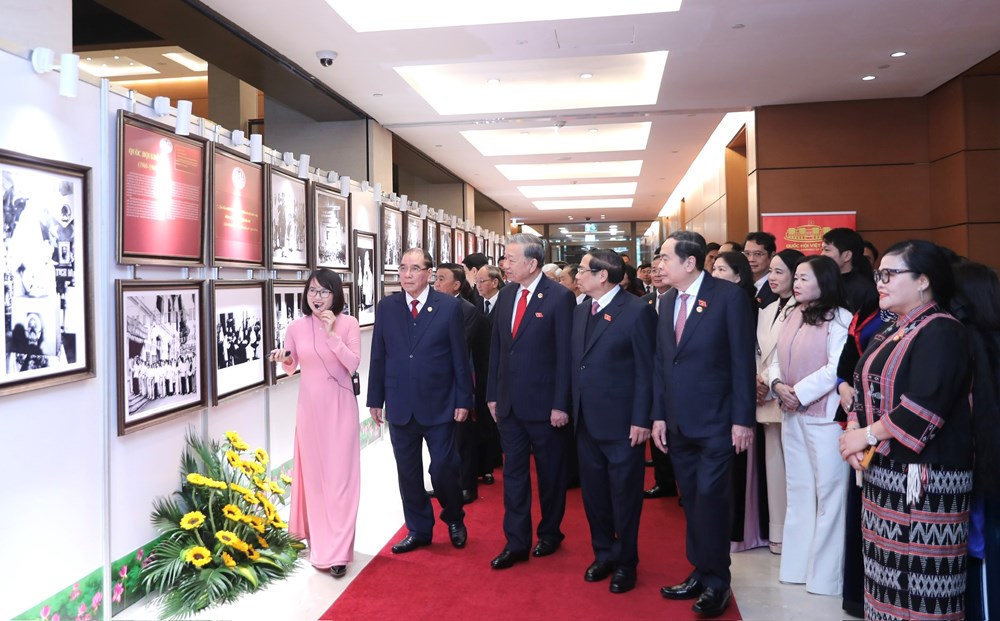 Lãnh đạo Đảng, Nhà nước vào Lăng viếng Chủ tịch Hồ Chí Minh nhân 80 năm Ngày Tổng tuyển cử đầu tiên  - ảnh 8