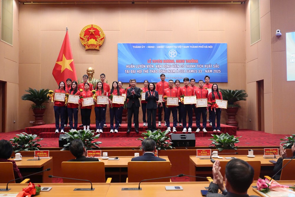 Trao thưởng 3 tỉ đồng cho Đoàn Thể thao Hà Nội tại SEA Games 33 - ảnh 3
