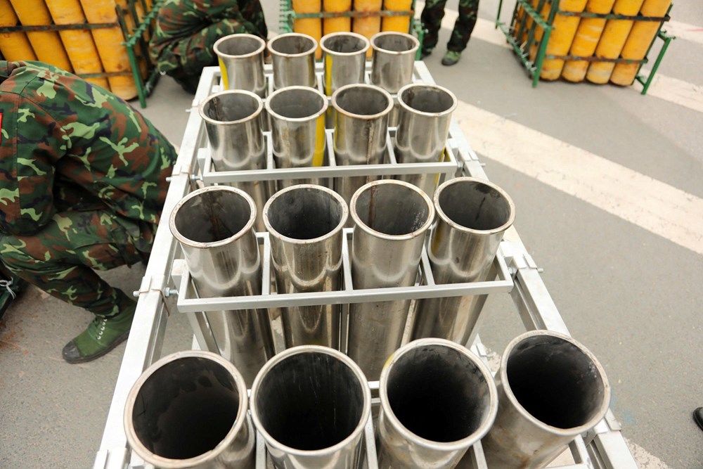 Cận cảnh trận địa pháo hoa quy mô lớn chào mừng thành công Đại hội XIV của Đảng - ảnh 2