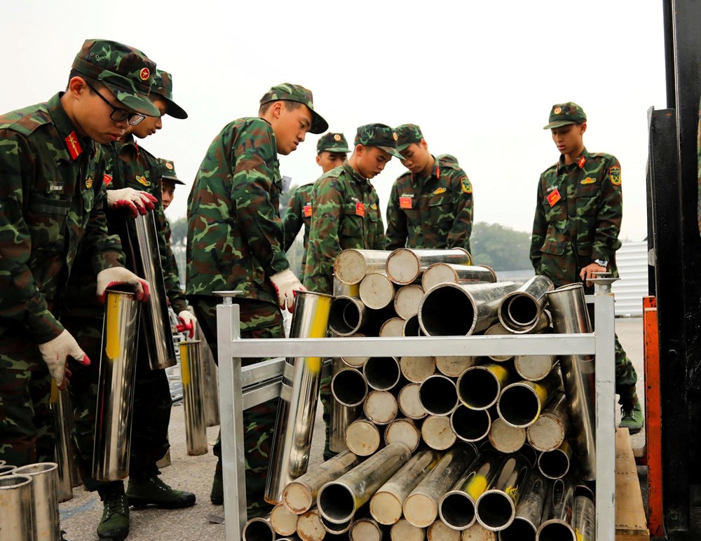 Cận cảnh trận địa pháo hoa quy mô lớn chào mừng thành công Đại hội XIV của Đảng - ảnh 6