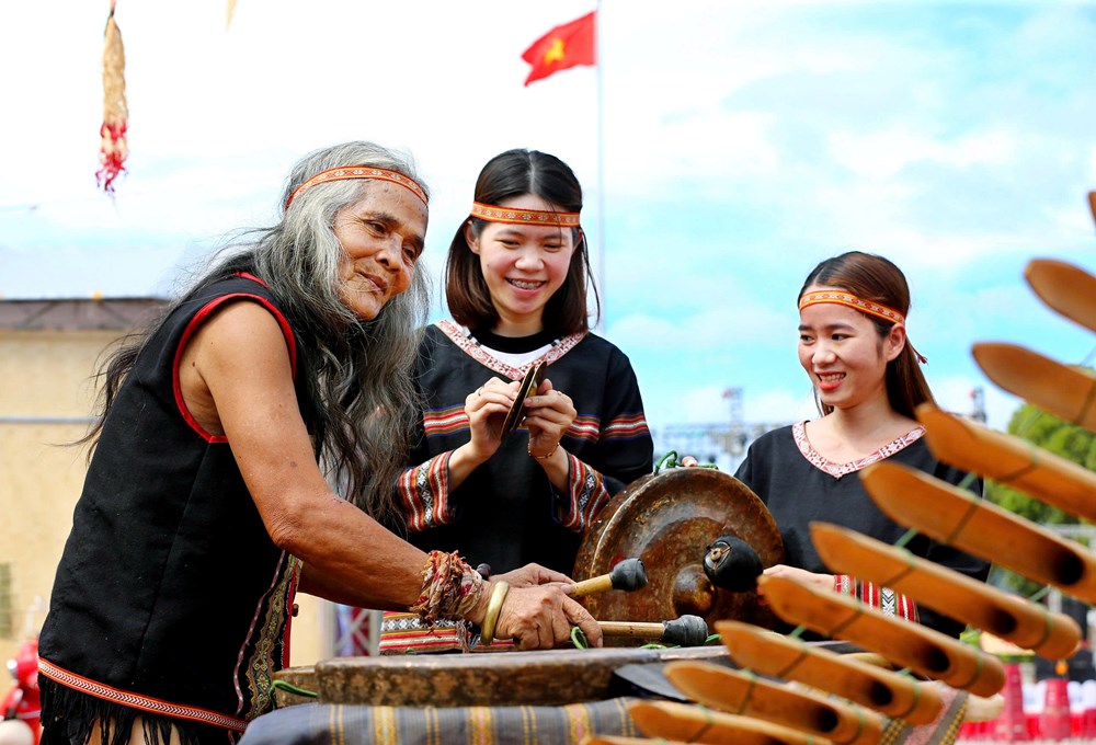 Tổng Bí thư Tô Lâm: Phát triển con người, văn hoá, xã hội có nhiều tiến bộ - ảnh 2