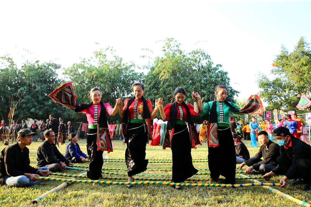 Văn hóa là nền tảng cho sự phát triển nhanh, bền vững đất nước - ảnh 4