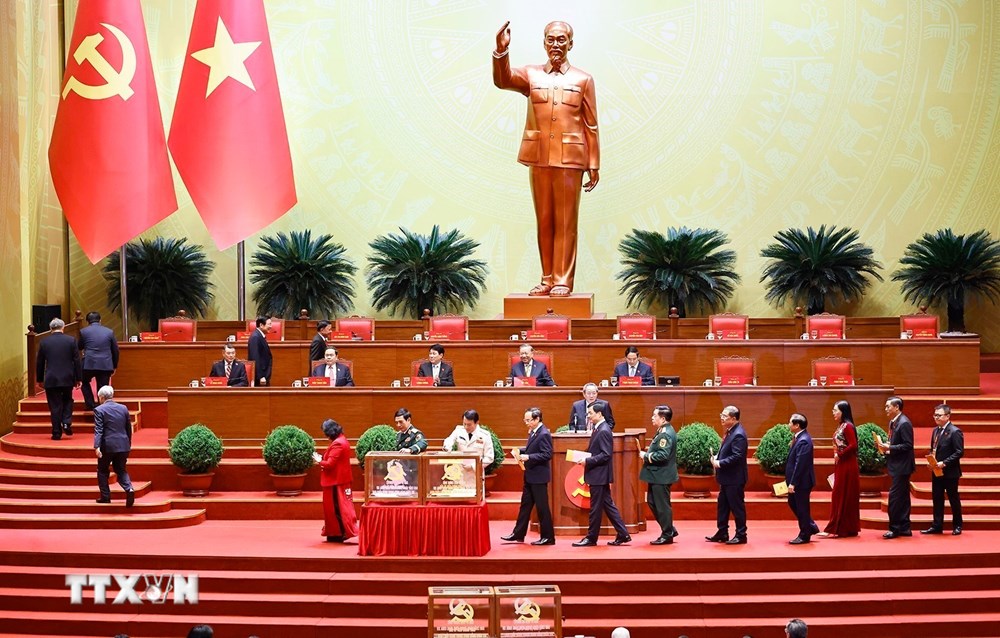 Công bố danh sách Bộ Chính trị khóa XIV - ảnh 1