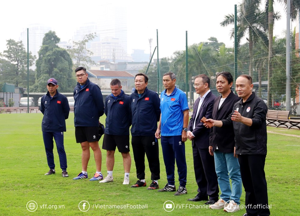 Lãnh đạo Bộ VHTTDL, Cục TDTT Việt Nam và LĐBĐ Việt Nam chúc Tết đội tuyển nữ Việt Nam - ảnh 1